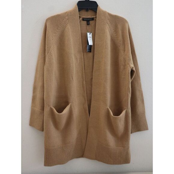 Banana Republic Sweaters - Banana Republic 405108-03-1 Women's Petite Sz M Camel Tan Cardigan Sweater